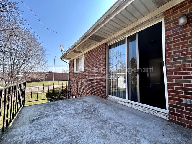 Building Photo - 143 Exchange St SE