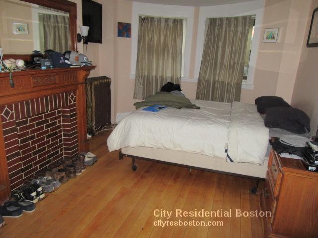Building Photo - 343 K St