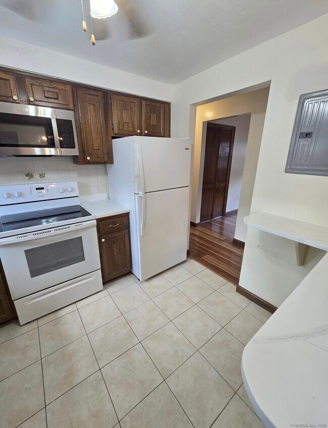 Building Photo - 338 Dunfey Ln