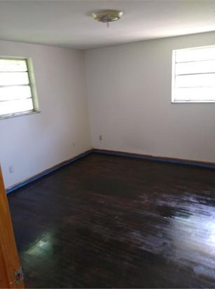 Building Photo - 2349 Linden Ave