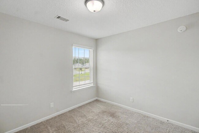 Building Photo - 16 Cassels Ct