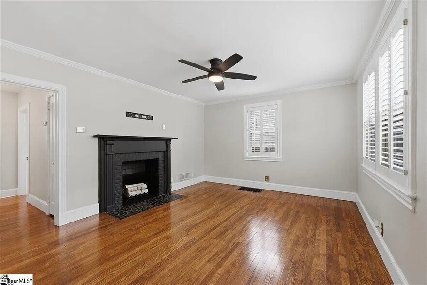 Building Photo - 212 Briarcliff Dr