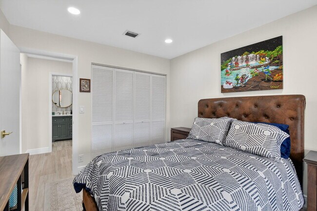 Building Photo - 7917 La Mirada Dr