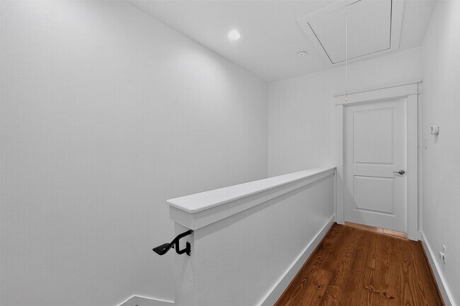 Building Photo - 205 Riley Ln