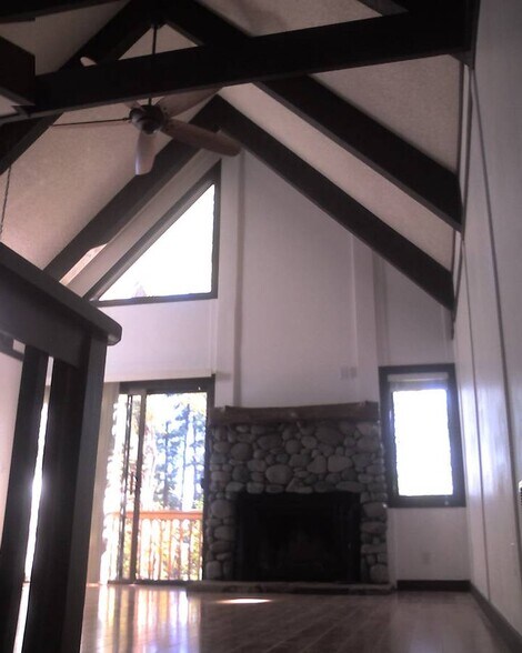 Building Photo - 989 Tahoe Boulevard