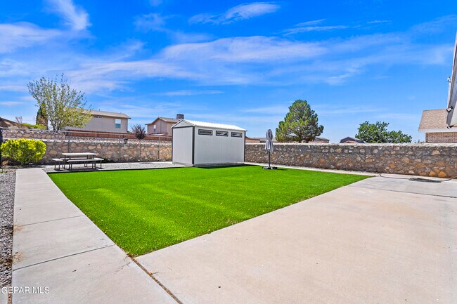 Building Photo - 6640 Star of India Ln