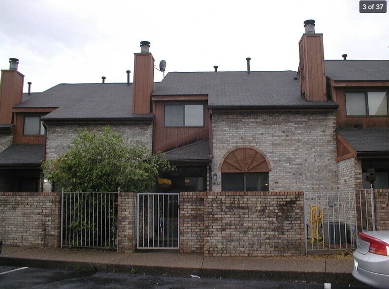 Building Photo - 663 Chuck Gray Ct