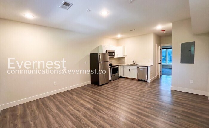 Building Photo - 5407 Hixson Pike