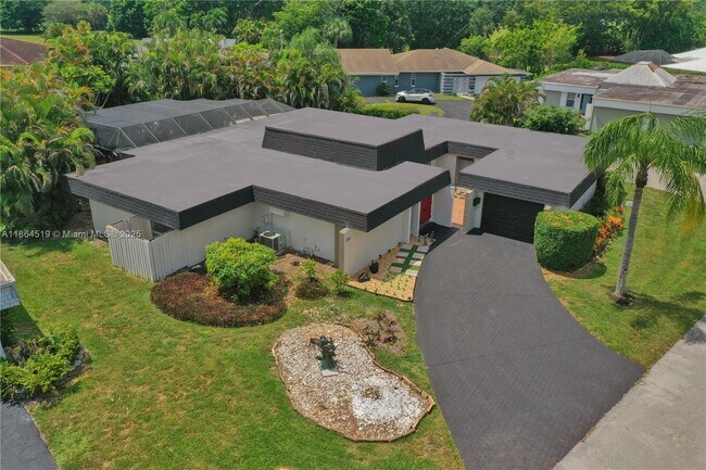 Building Photo - 5708 Mulberry Dr
