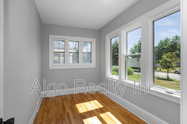 Building Photo - 3449 Snelling Ave