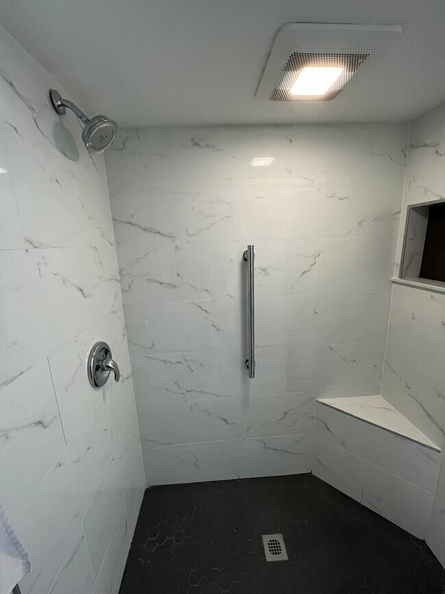 Shower - 360 New York Ave