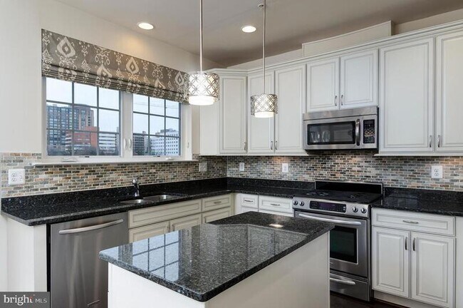 Building Photo - 115 Meridian Ln