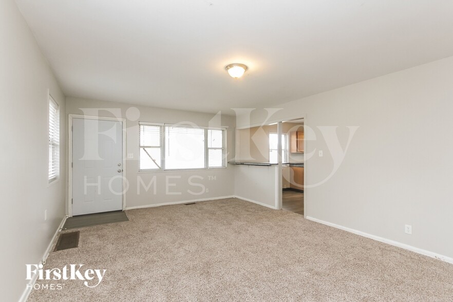 Building Photo - 3940 N Graham Ave