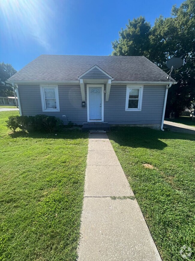 Building Photo - Gorgeous renovated 3 bedroom house!