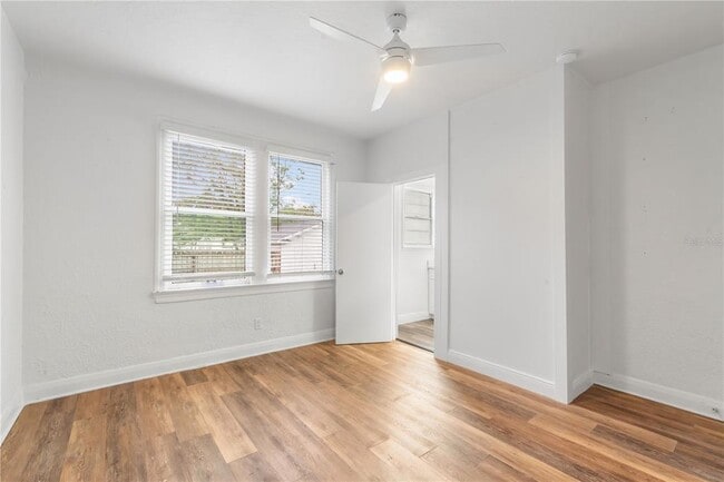 Building Photo - 206 N Albany Ave