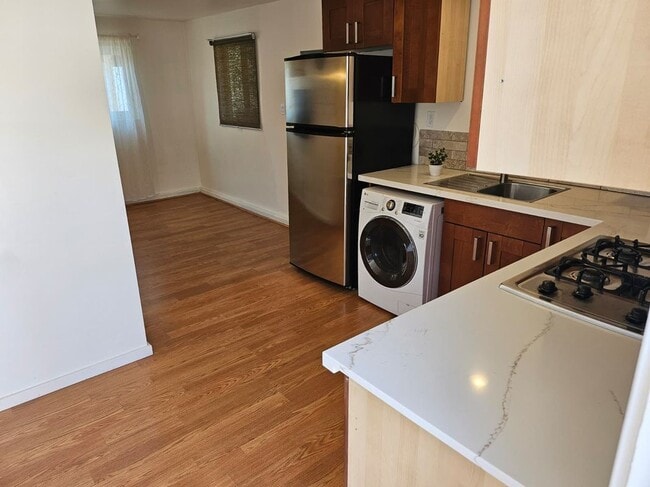 Building Photo - 20624 Kittridge St