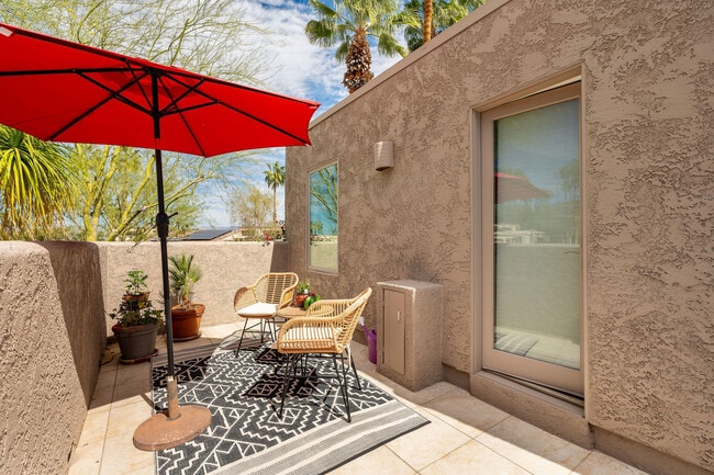 Building Photo - 48910 Noline Pl