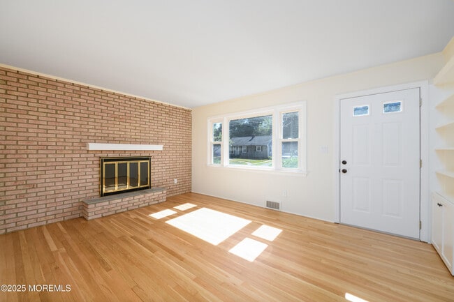 Building Photo - 361 Meadowbrook Ave