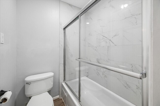 Building Photo - 1323 Reddleshire Ln