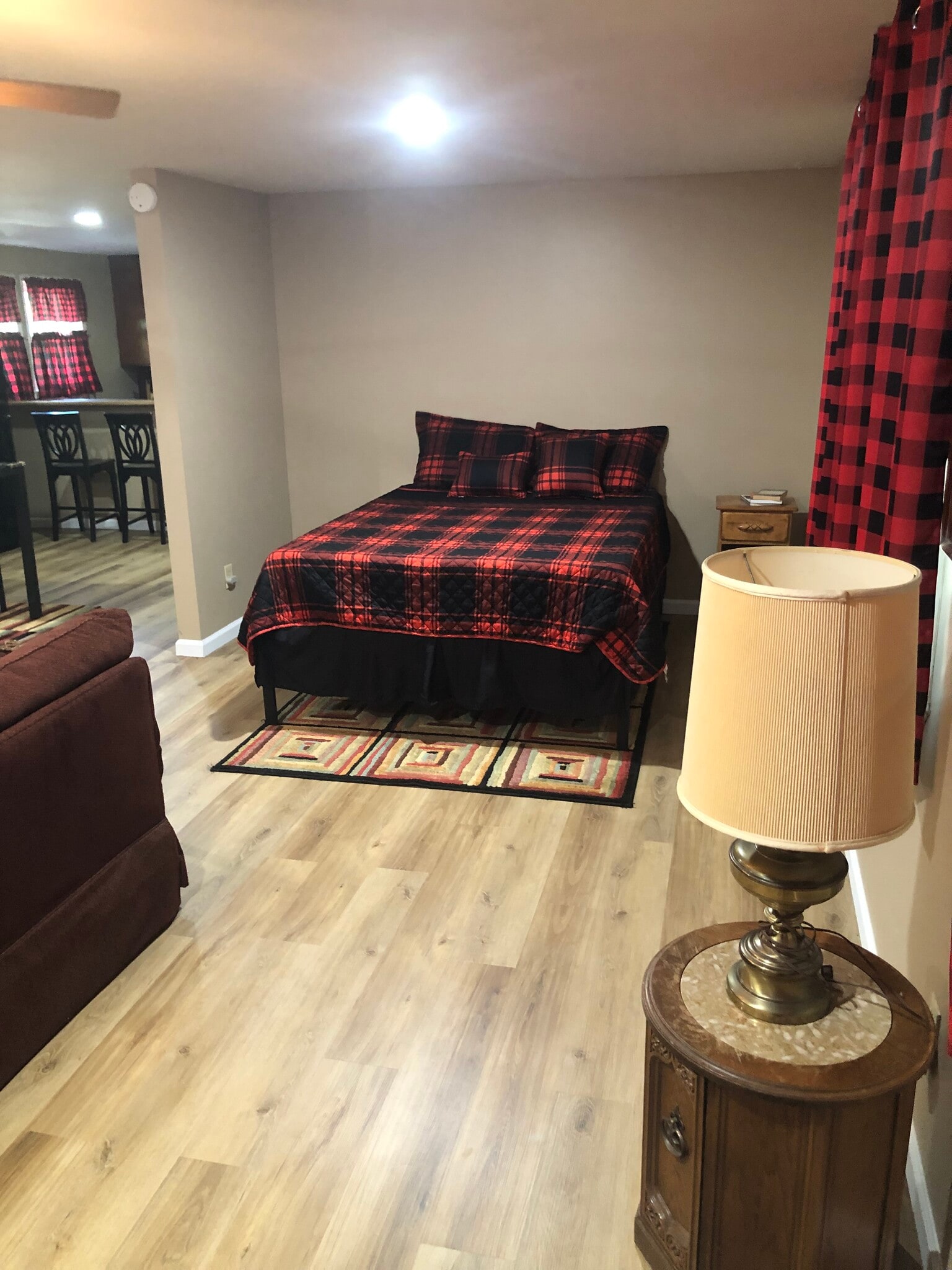 Building Photo - 514 Laurel Ave