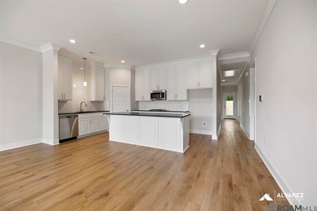 Building Photo - 7619 Silverside Cove Ave