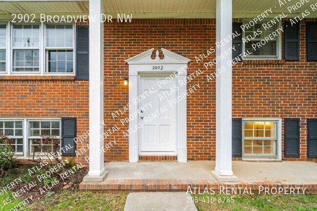 Building Photo - 2902 Broadview Dr NW