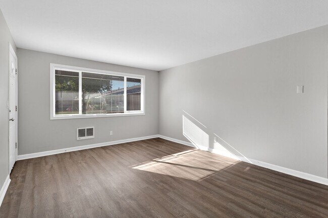 Building Photo - 1365CEDA