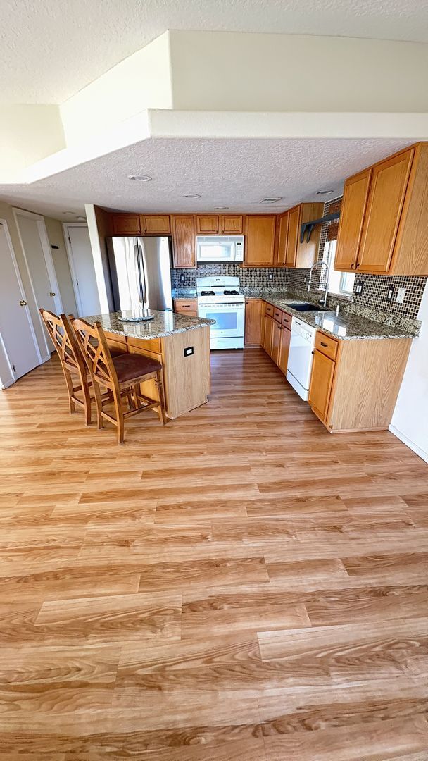 Building Photo - Great Home Near La Cueva