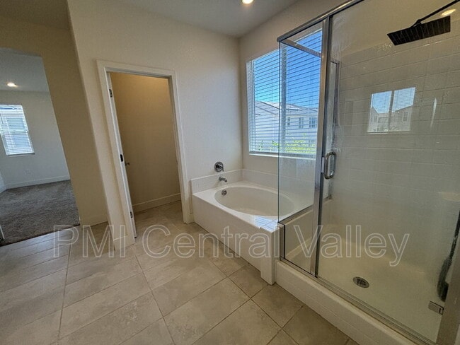 Building Photo - 3226 Tibidabo St