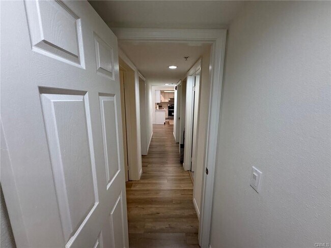 Building Photo - 116 W Maple St