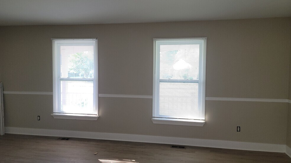 Building Photo - 1730 Sheffield Dr