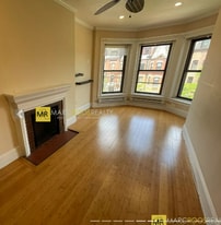 Building Photo - 250 Newbury St