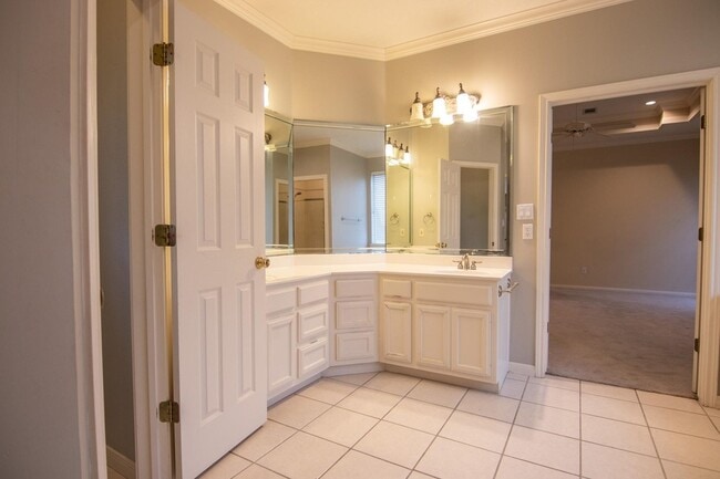 Building Photo - 6180 Gracemount Ln