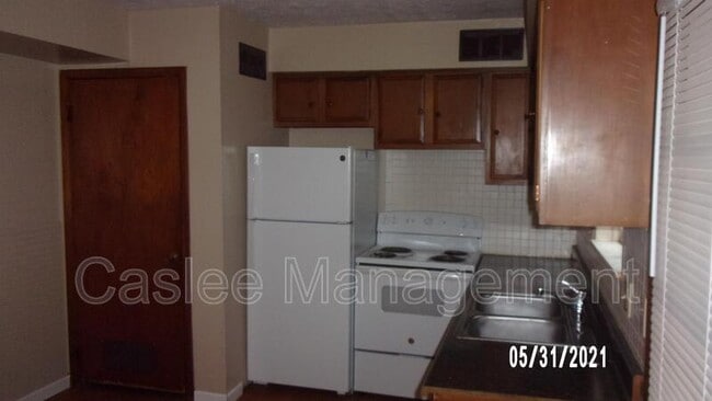 Building Photo - 470 Brentwood Dr