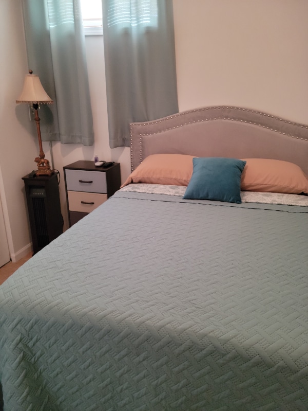 Building Photo - 445 E Bowen Ave