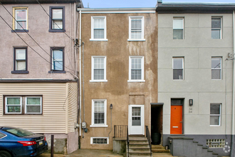Building Photo - 3452 Division St