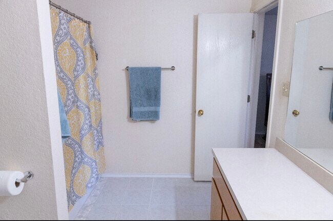 Building Photo - 2601 Mason Dr