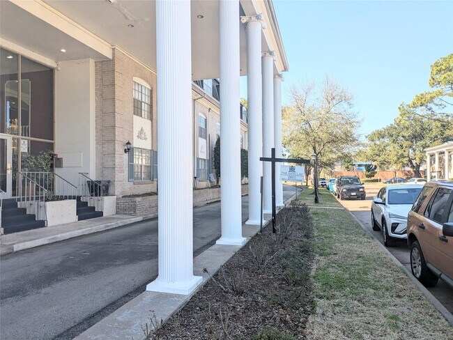 Primary Photo - 2601 Bellefontaine St