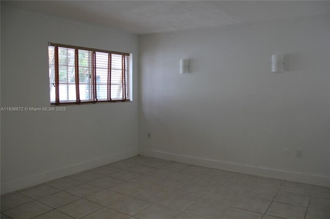 Building Photo - 5402 SW 144th Ct
