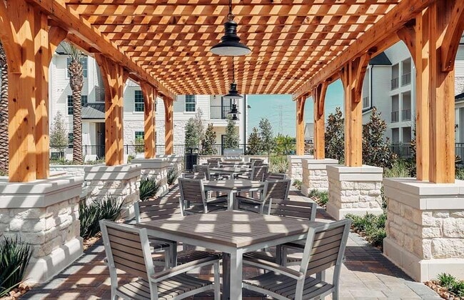 Building Photo - 8802 N Sam Houston Pkwy E Pky