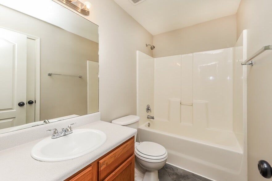 Building Photo - 7872 Newport Dr