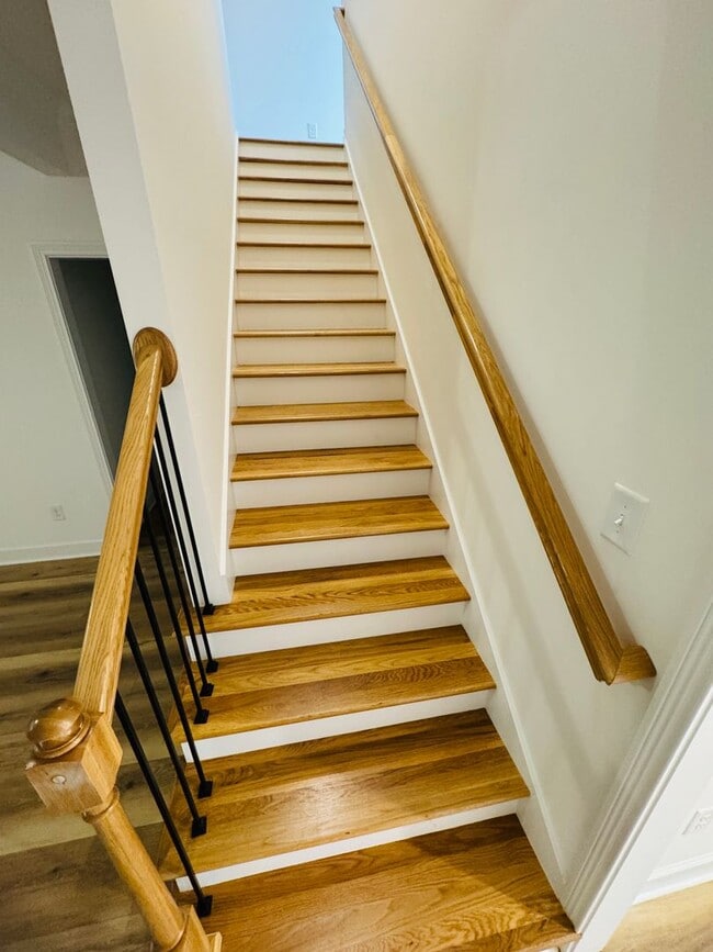 Building Photo - FOR LEASE - NEW BUILD TOWNHOME LOCATED IN ...