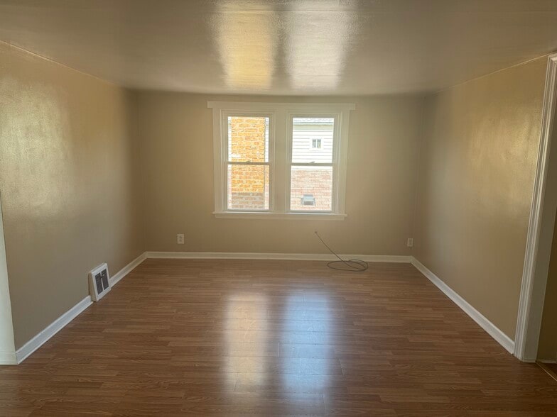Building Photo - 1107 Hannah Ave