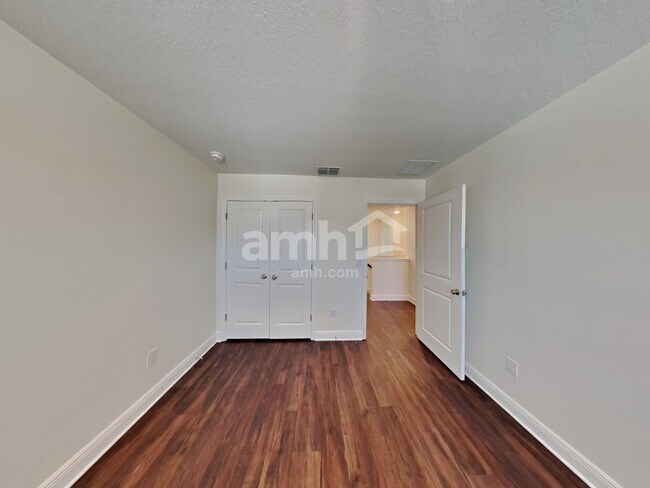 Building Photo - 27349 St Andrews Ave