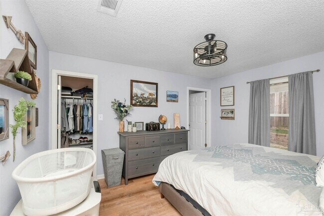 Building Photo - 1512 Galvin Ave