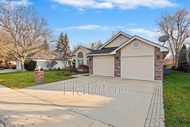 Building Photo - 393 E Trailside Dr