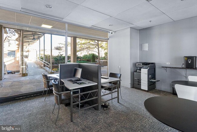 Building Photo - 800 4th St SW