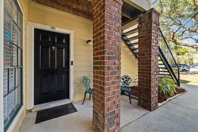 Building Photo - 8724 Mallard Reserve Dr
