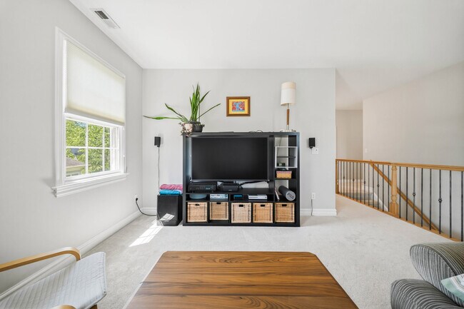Building Photo - 3418 Raintree Cir