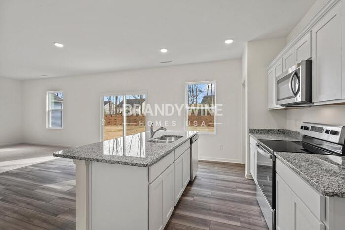 Building Photo - 546 Otway Lp